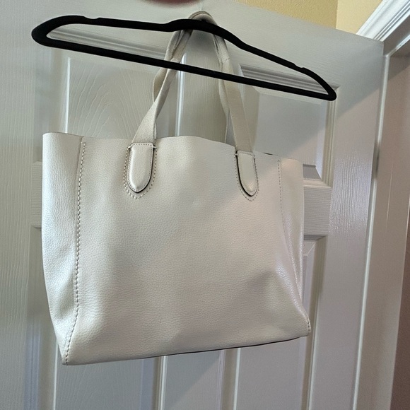 Coach cream leather carrying bag, base 13” & height 10” - Picture 1 of 9